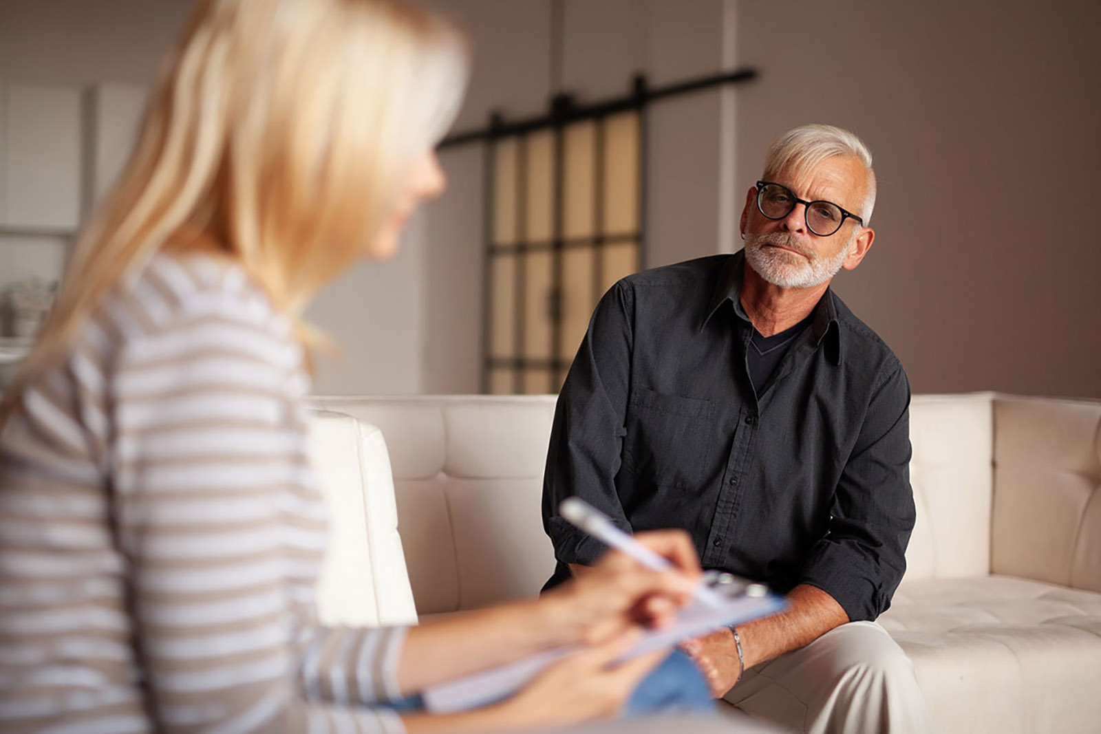 Patientengespräch in der Gastroenterologie bei KIRINUS.